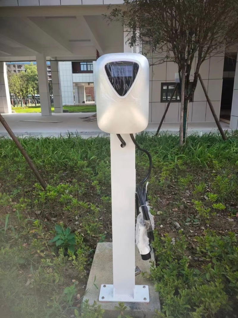 Mobilna ładowarka do akumulato – Car Charger recenzja i cena